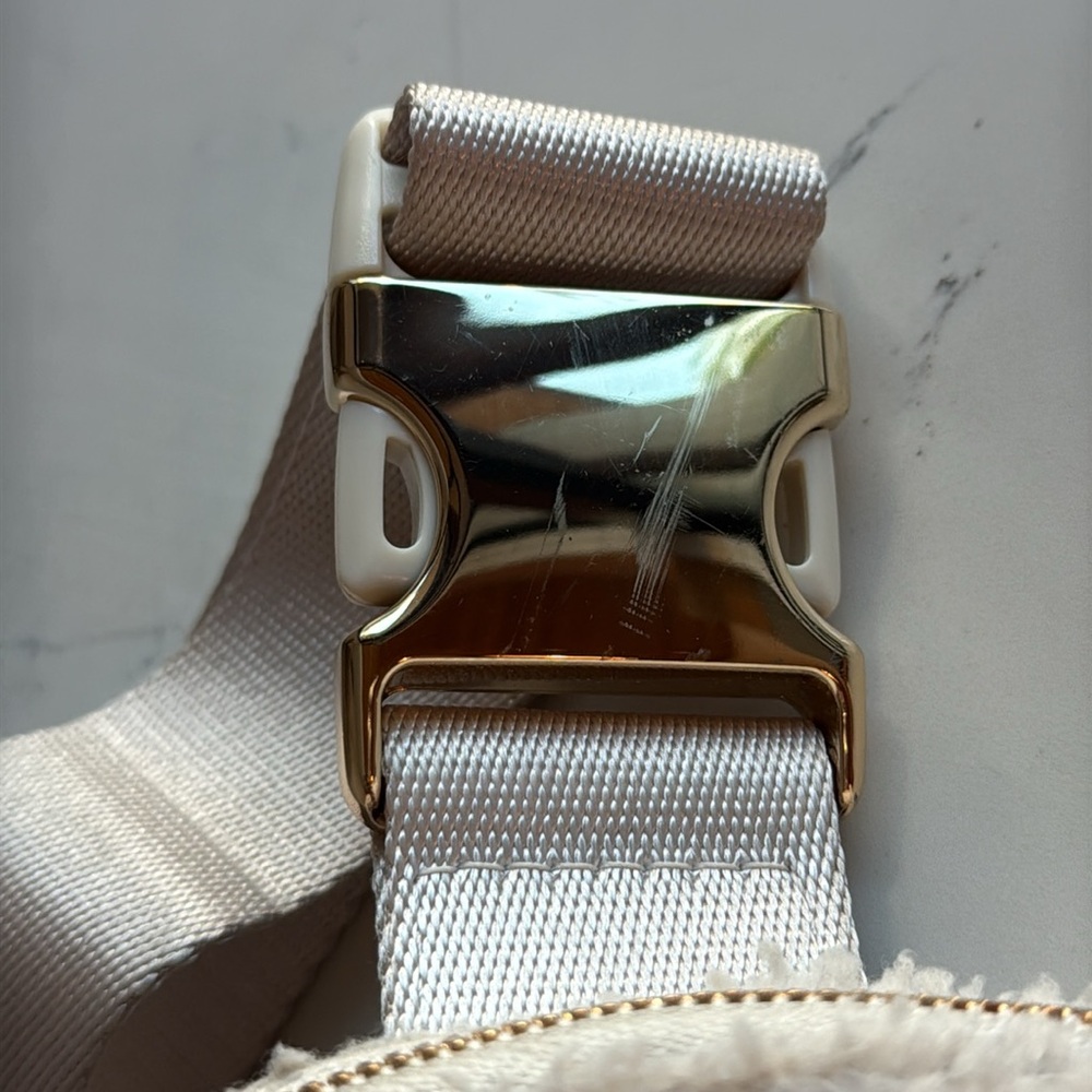 Lululemon Everywhere Sherpa Belt Bag Fleece In Color White Ivory and Gold - Picture 2 of 15